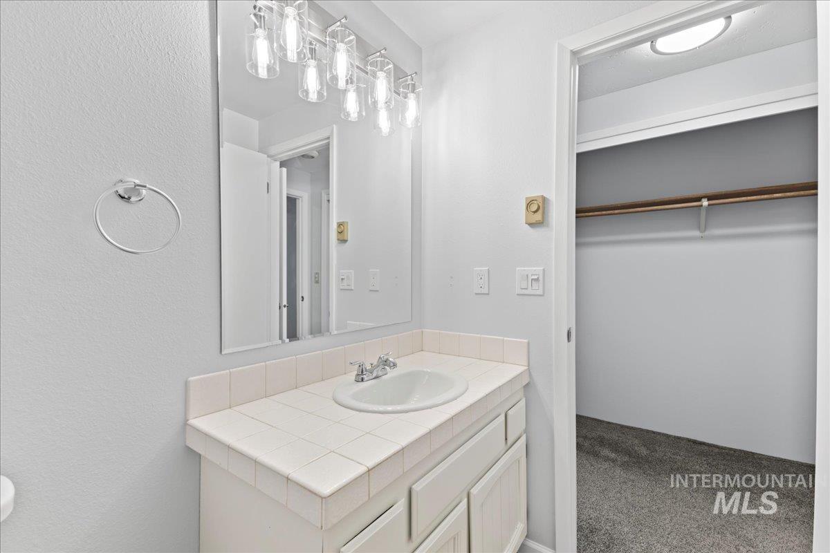 1419 Camel Back Lane, Unit B103 Boise, ID 83702 - Photo 6 of 45