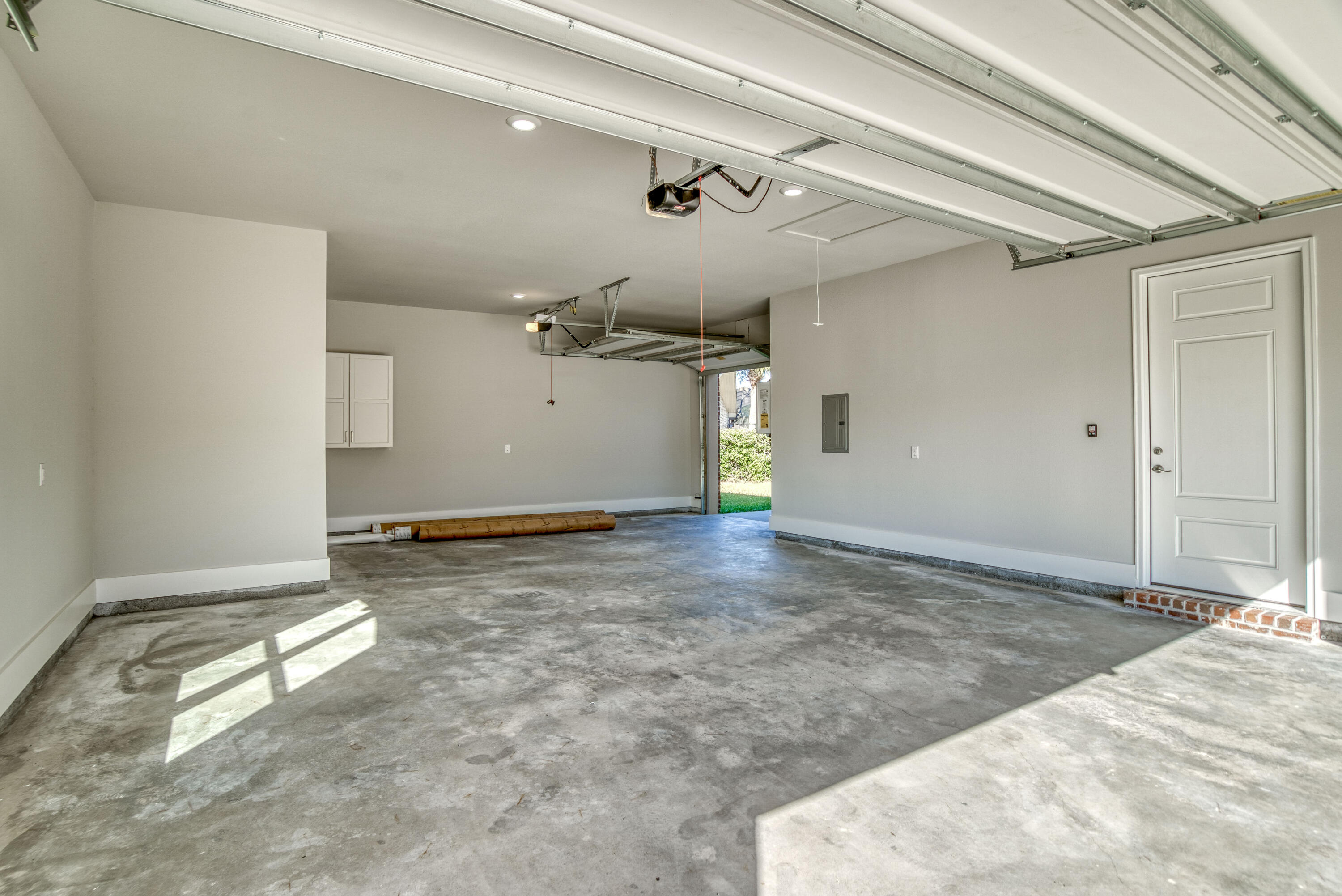 2864 P.G.A Boulevard Navarre, FL 32566 - Photo 36 of 52 en empty room with windows and ceiling fan