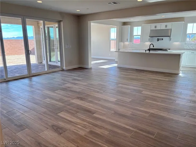 $865,950 | 8836 Spencer Garrett Street, Las Vegas, NV 89113