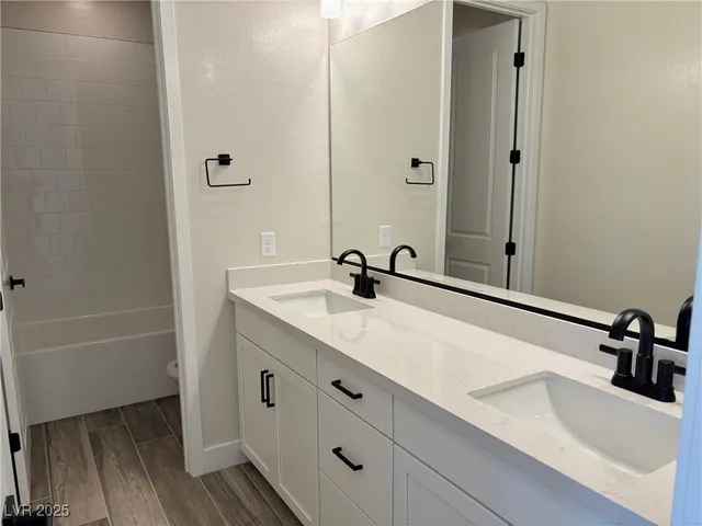 $865,950 | 8836 Spencer Garrett Street, Las Vegas, NV 89113