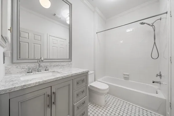 $4,950 | 5136 Chevy Chase Drive, Houston, TX 77056