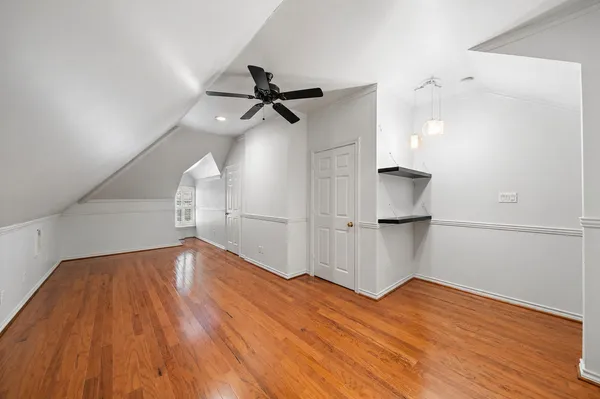 $4,950 | 5136 Chevy Chase Drive, Houston, TX 77056