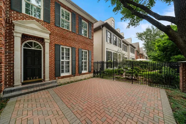 $4,950 | 5136 Chevy Chase Drive, Houston, TX 77056