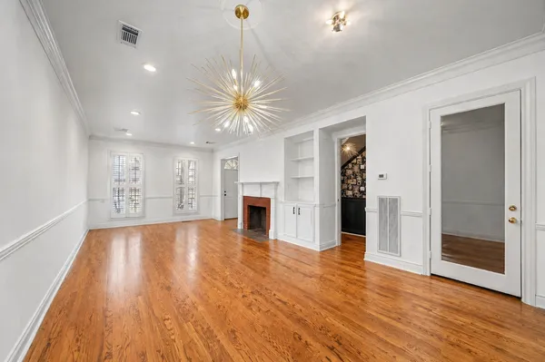 $4,950 | 5136 Chevy Chase Drive, Houston, TX 77056
