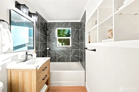 $949,999 | 17211 3rd Avenue Northeast, Shoreline, WA 98155