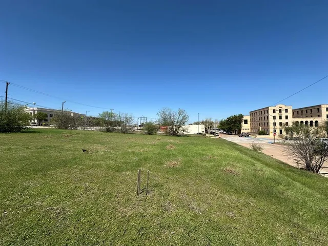 a view of an outdoor space and a yard