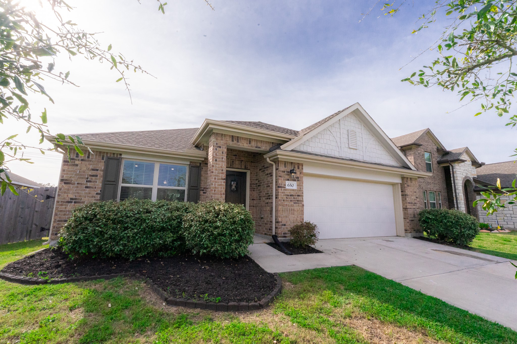 650 Harbor Colony Lane La Marque, TX 77568 - Photo 1 of 34