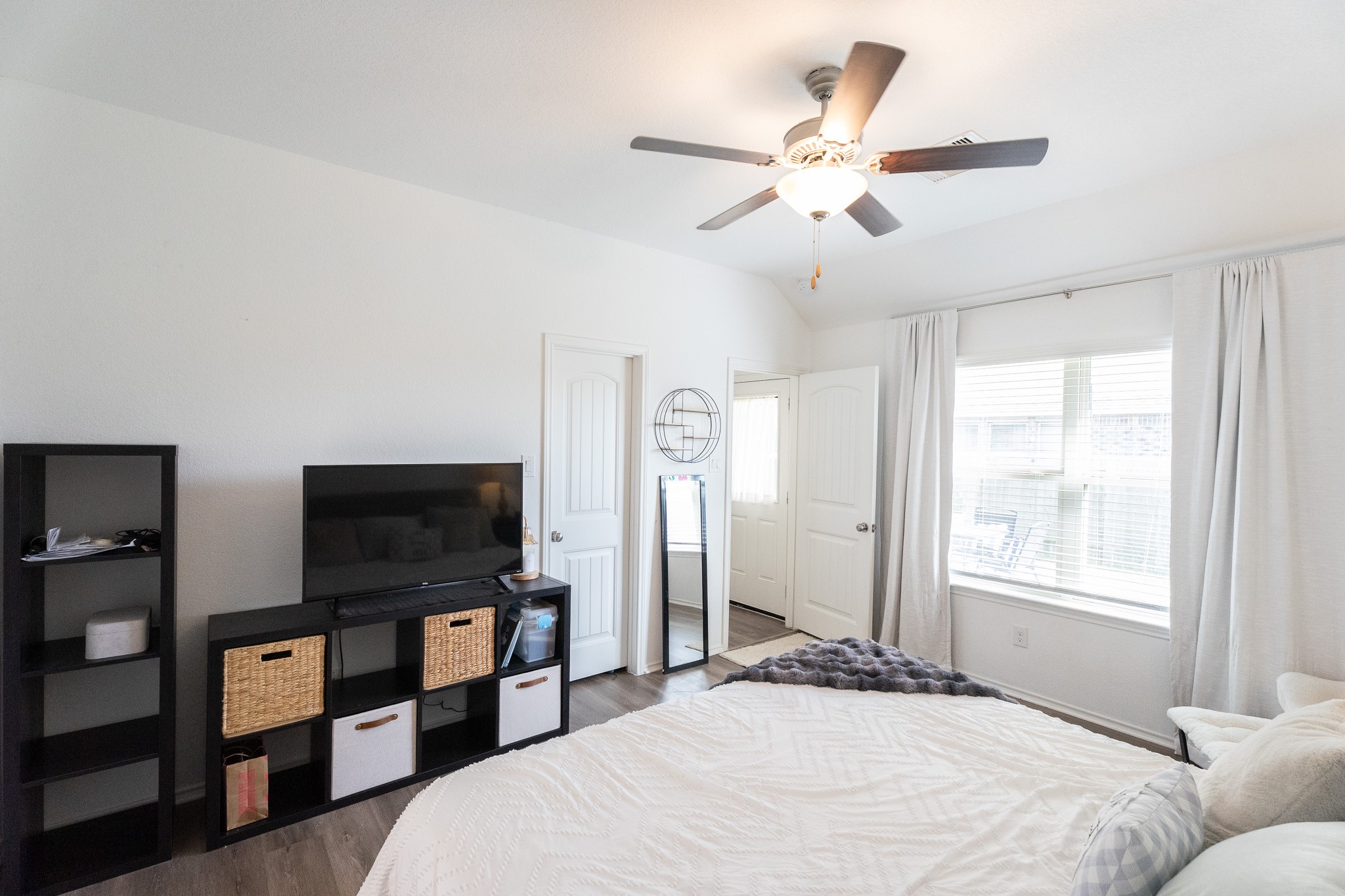 650 Harbor Colony Lane La Marque, TX 77568 - Photo 19 of 34 Large private primary bedroom