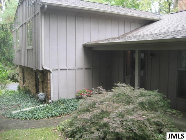 3385 Pine Ridge Drive Jackson, MI 49201 - Photo 3 of 36 Photo 3