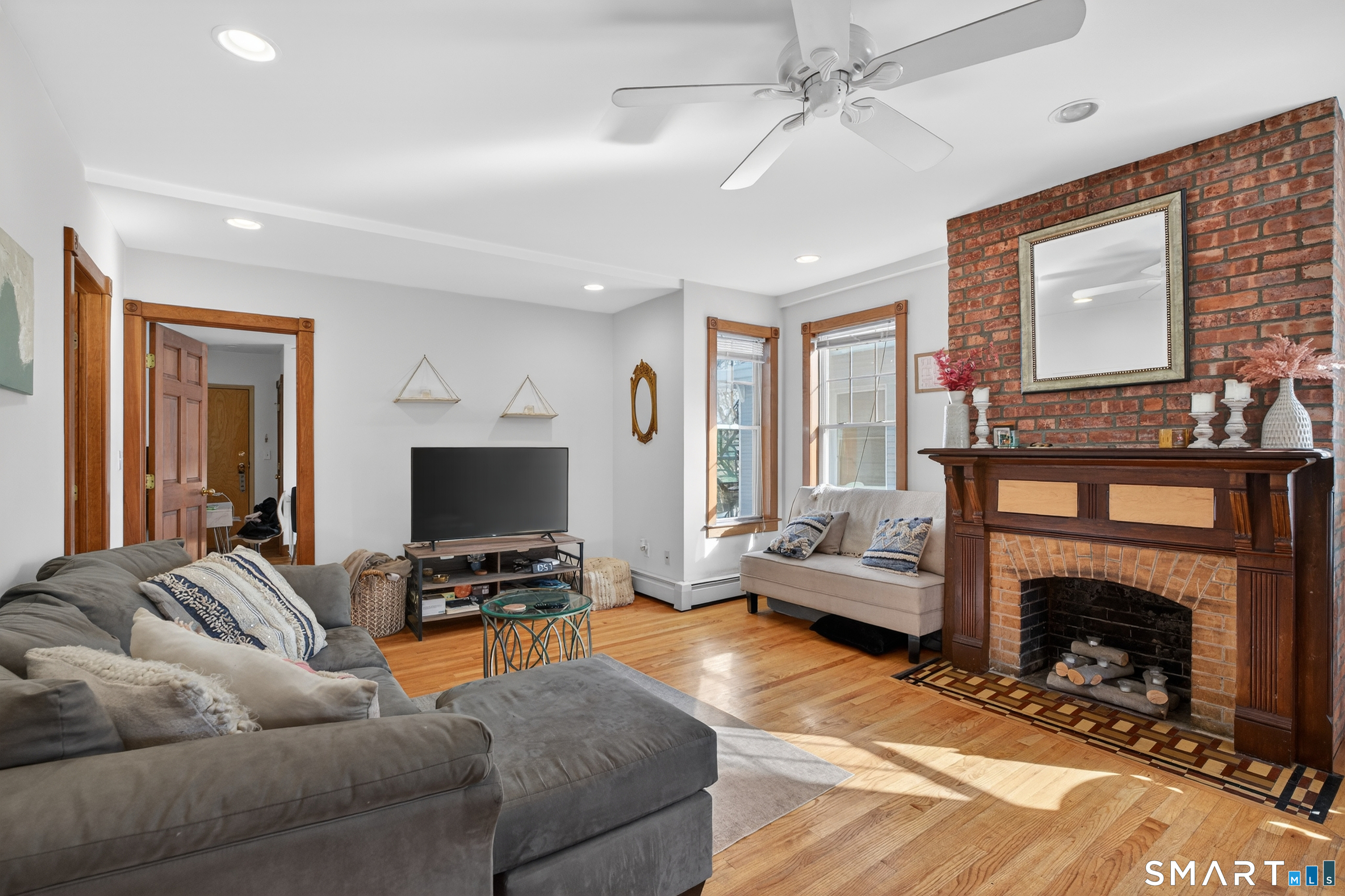 245 Edwards Street, Unit 2R New Haven, CT 06511 - Photo 2 of 16