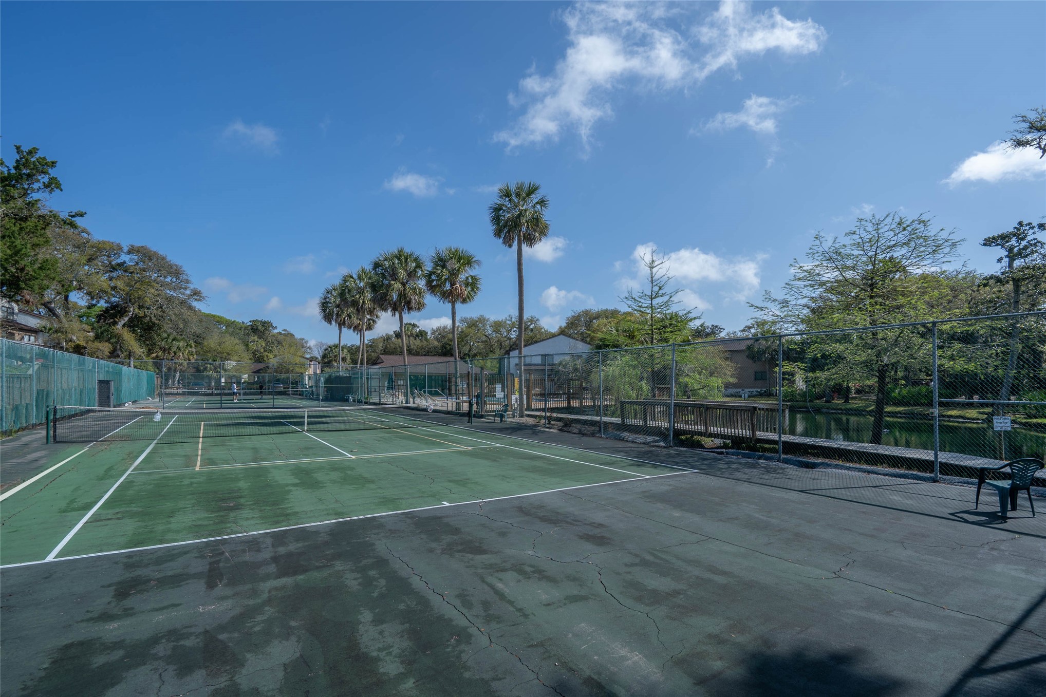2892 Forest Ridge Drive, Unit V2 Fernandina Beach, FL 32034 - Photo 28 of 32 a view of a basketball court