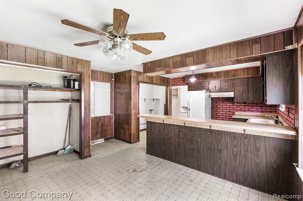 3840 Maple Road Fort Gratiot, MI 48059 - Photo 13 of 36