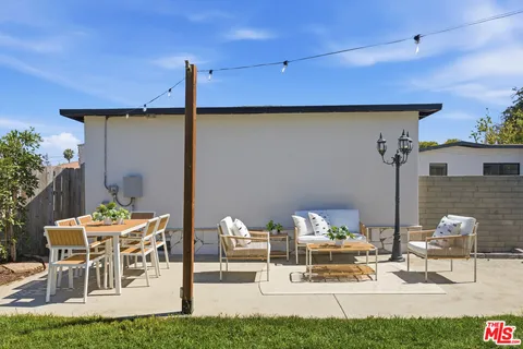 $1,275,000 | 8324 Barnsley Avenue, Los Angeles, CA 90045