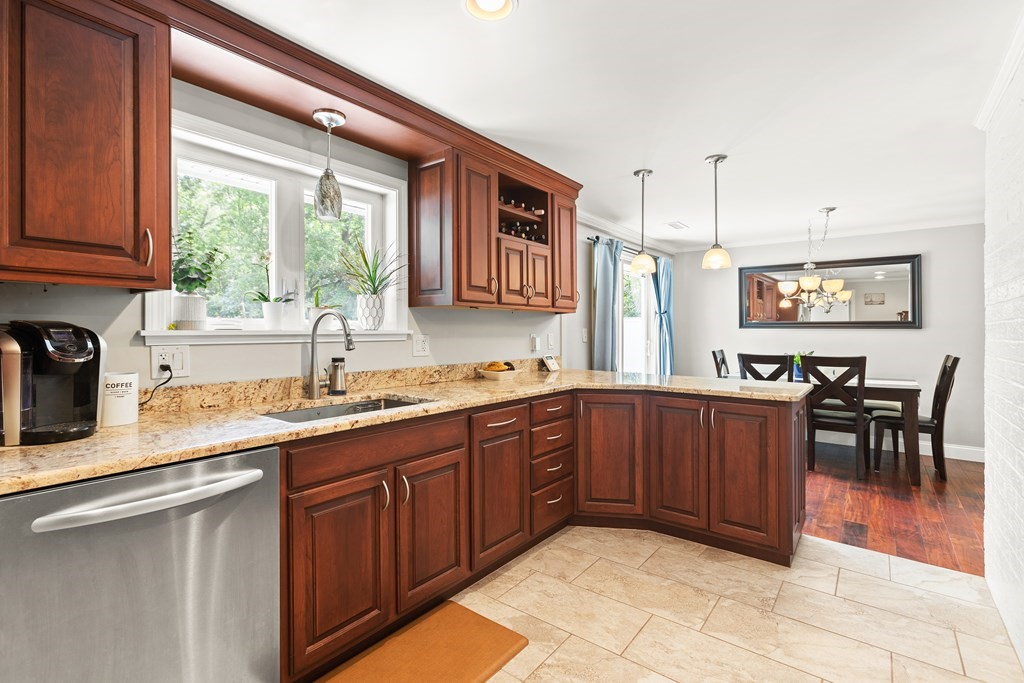 18 Temi Road Chelmsford, MA 01824 - Photo 11 of 25
