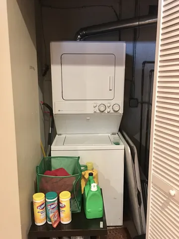 $2,000 | 2040 West McLean Avenue, Unit G, Chicago, IL 60647