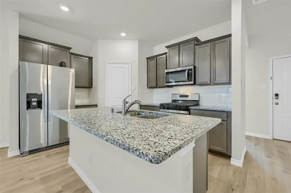 $1,995 | 804 Honey Maple Street, Princeton, TX 75407