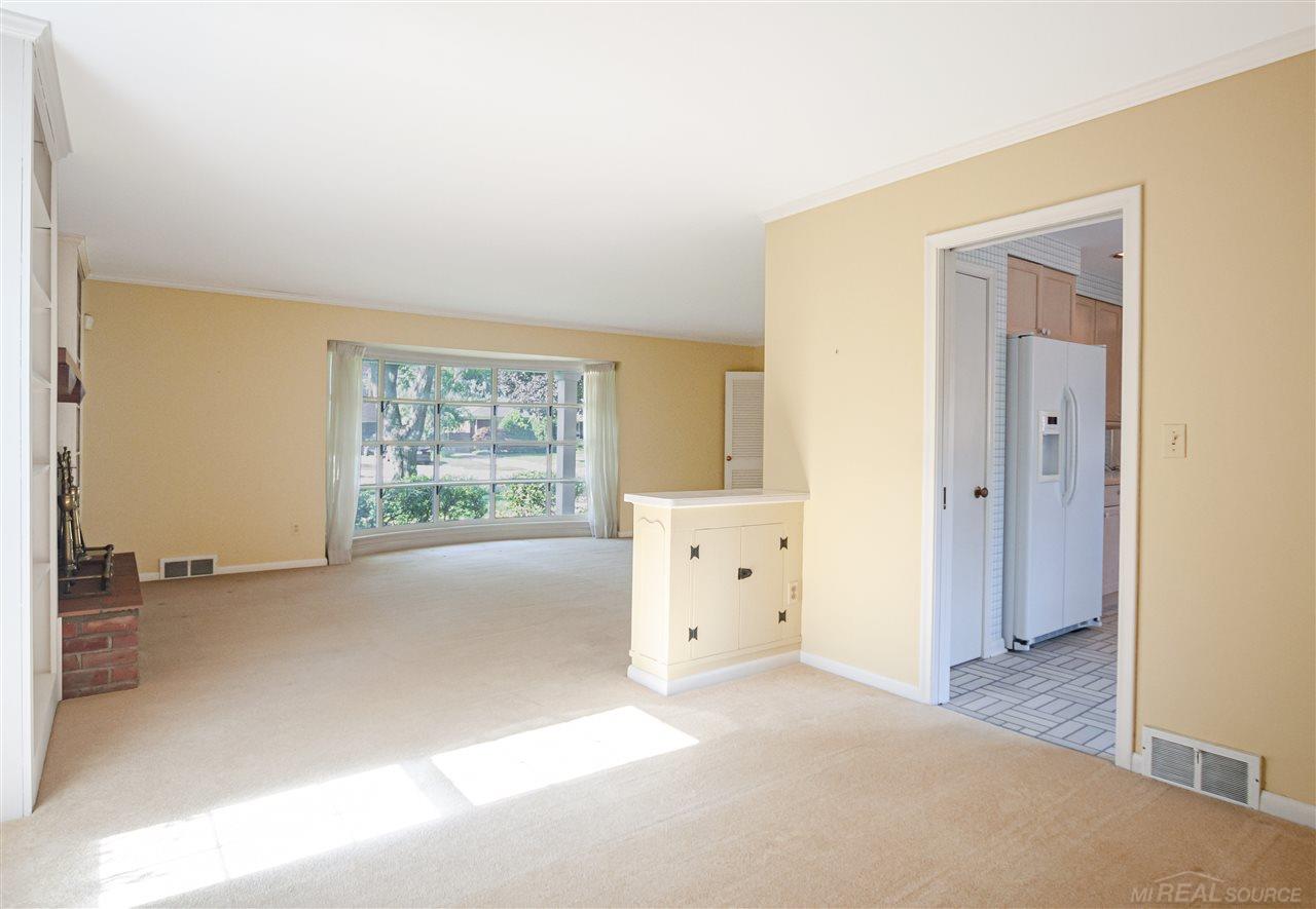 88 Roslyn Road Grosse Pointe Shores, MI 48236 - Photo 10 of 43