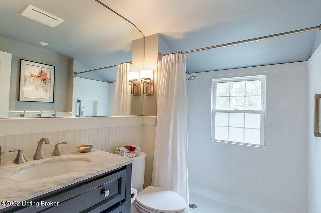 305 Old Farm Road Louisville, KY 40207 - Photo 37 of 59 bath full