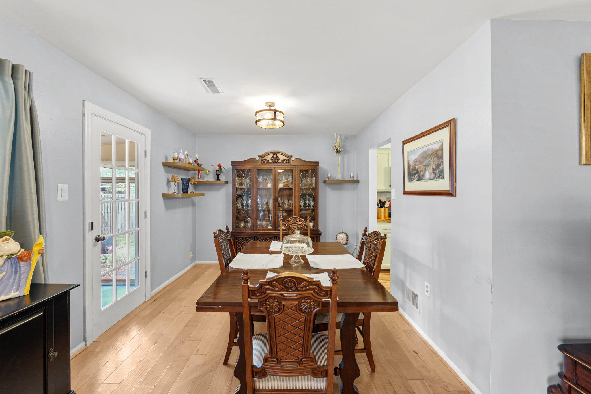 8871 Butternut Street Manassas, VA 20110 - Photo 10 of 29 Charming dining space with updated lighting.