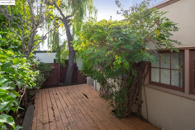 a view of outdoor space and garden