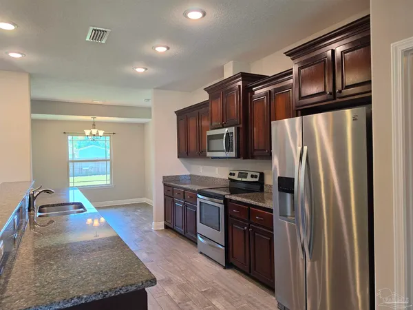 $2,350 | 8839 Longmont Way, Milton, FL 32583