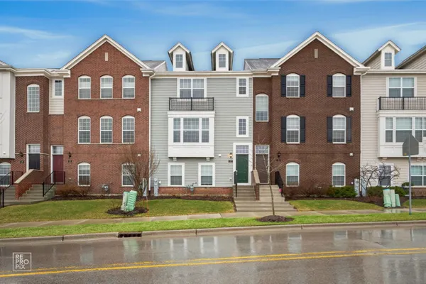 $3,100 | 23 Bethel Lane, Schaumburg, IL 60194