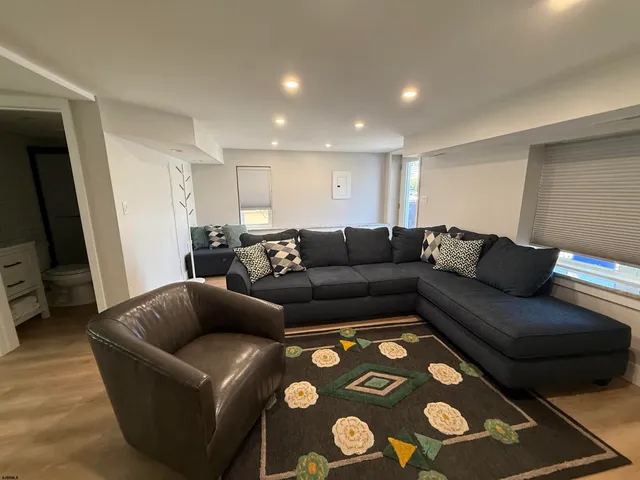 $1,500 | 100 South Stratford Avenue, Ventnor City, NJ 08406