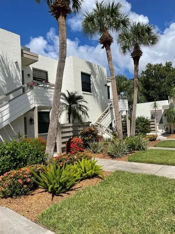$3,200 | 206 Lakewood Drive, Unit 206, Bradenton, FL 34210