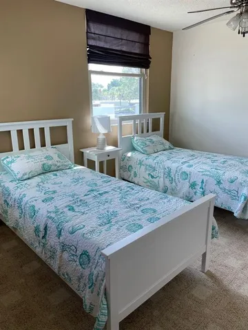 $3,200 | 206 Lakewood Drive, Unit 206, Bradenton, FL 34210