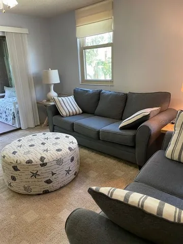 $3,200 | 206 Lakewood Drive, Unit 206, Bradenton, FL 34210