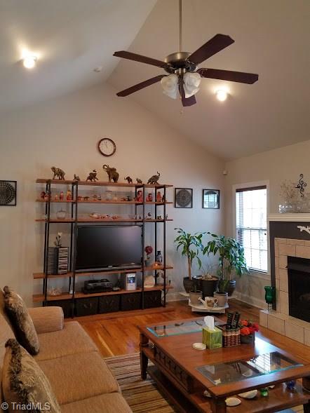 414 Cory Road High Point, NC 27265 - Photo 5 of 16 Living room