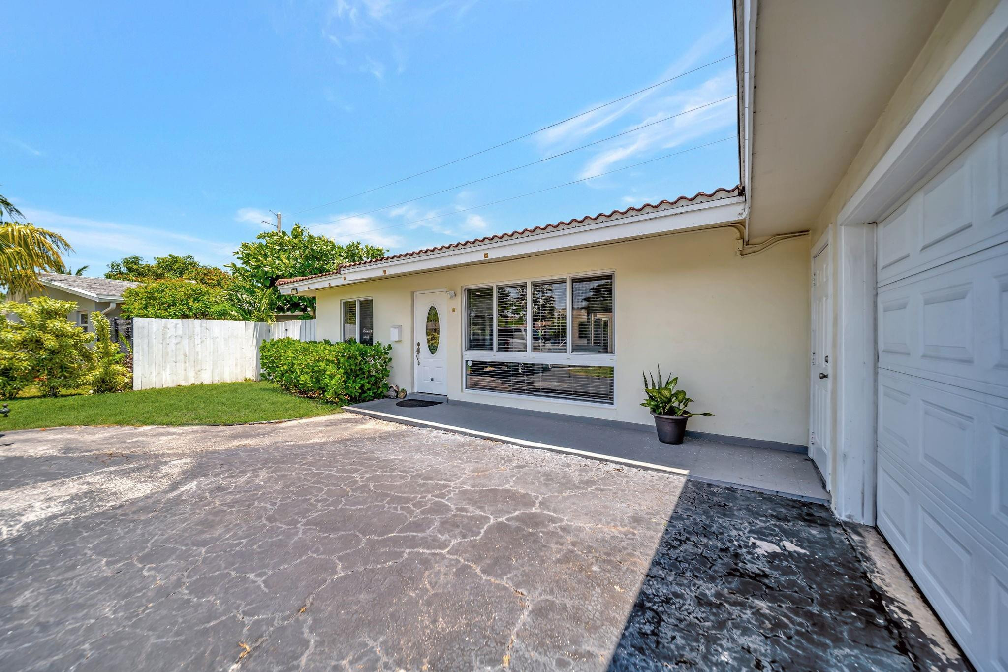 968 Southwest 9th Avenue Boca Raton, FL 33486 - Photo 2 of 55 Photo 2