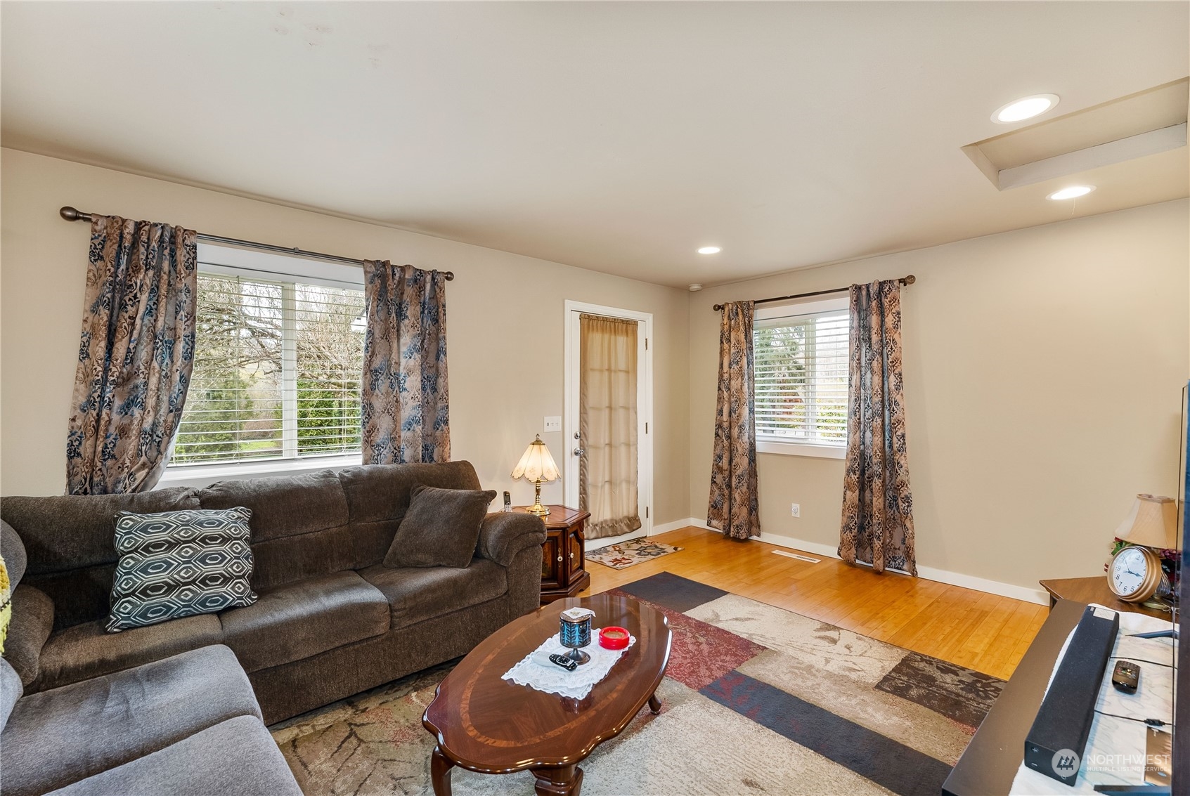 14231 Maple Road Southeast Port Orchard, WA 98367 - Photo 4 of 35 Gallery Image 4