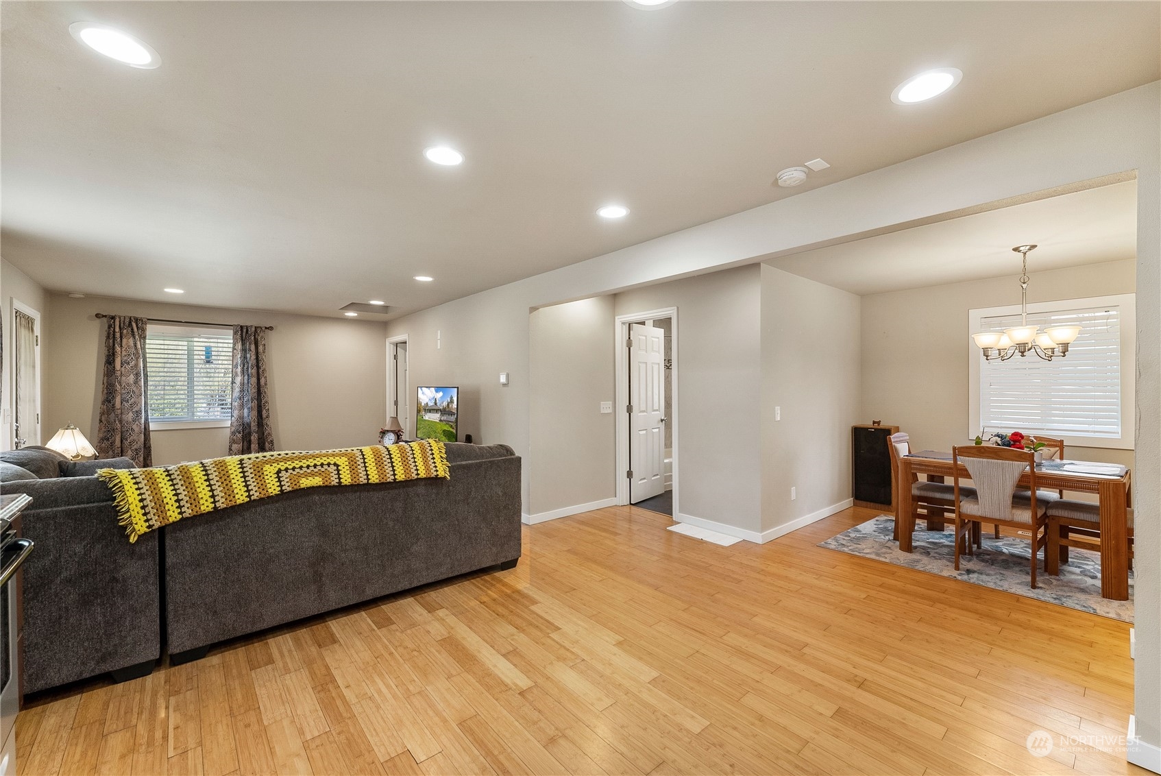 14231 Maple Road Southeast Port Orchard, WA 98367 - Photo 8 of 35 Gallery Image 8