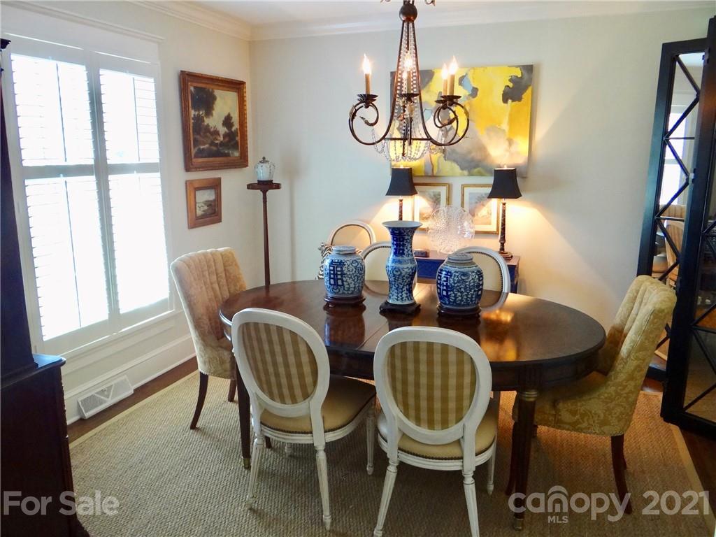 5913 Gate Post Road Charlotte, NC 28211 - Photo 8 of 42 Gallery Image 8