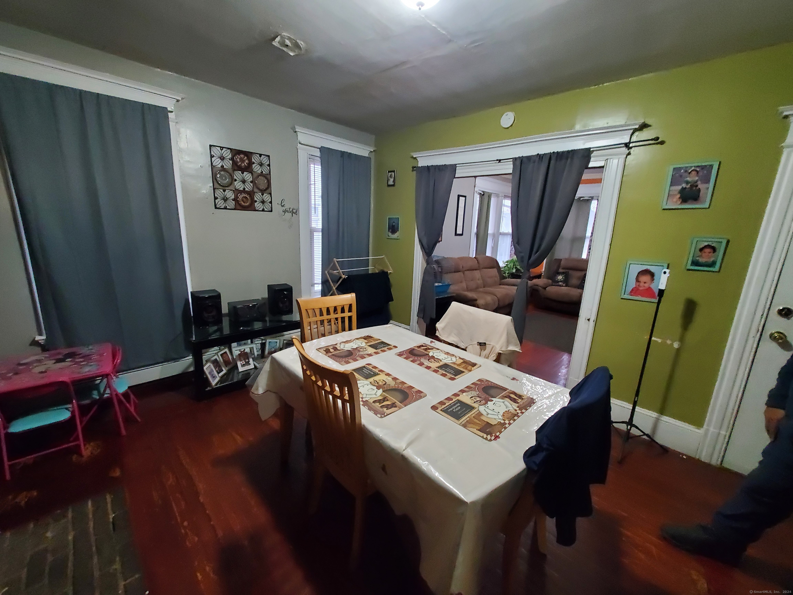 164 Edgewood Street Hartford, CT 06112 - Photo 22 of 32 2nd Floor Dining Room