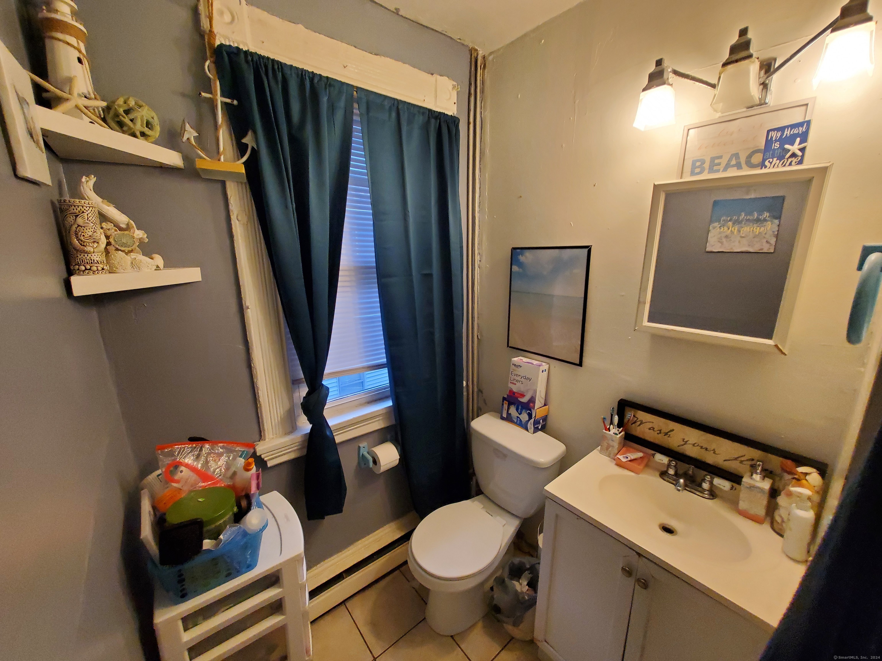 164 Edgewood Street Hartford, CT 06112 - Photo 24 of 32 2nd Floor Full Bath