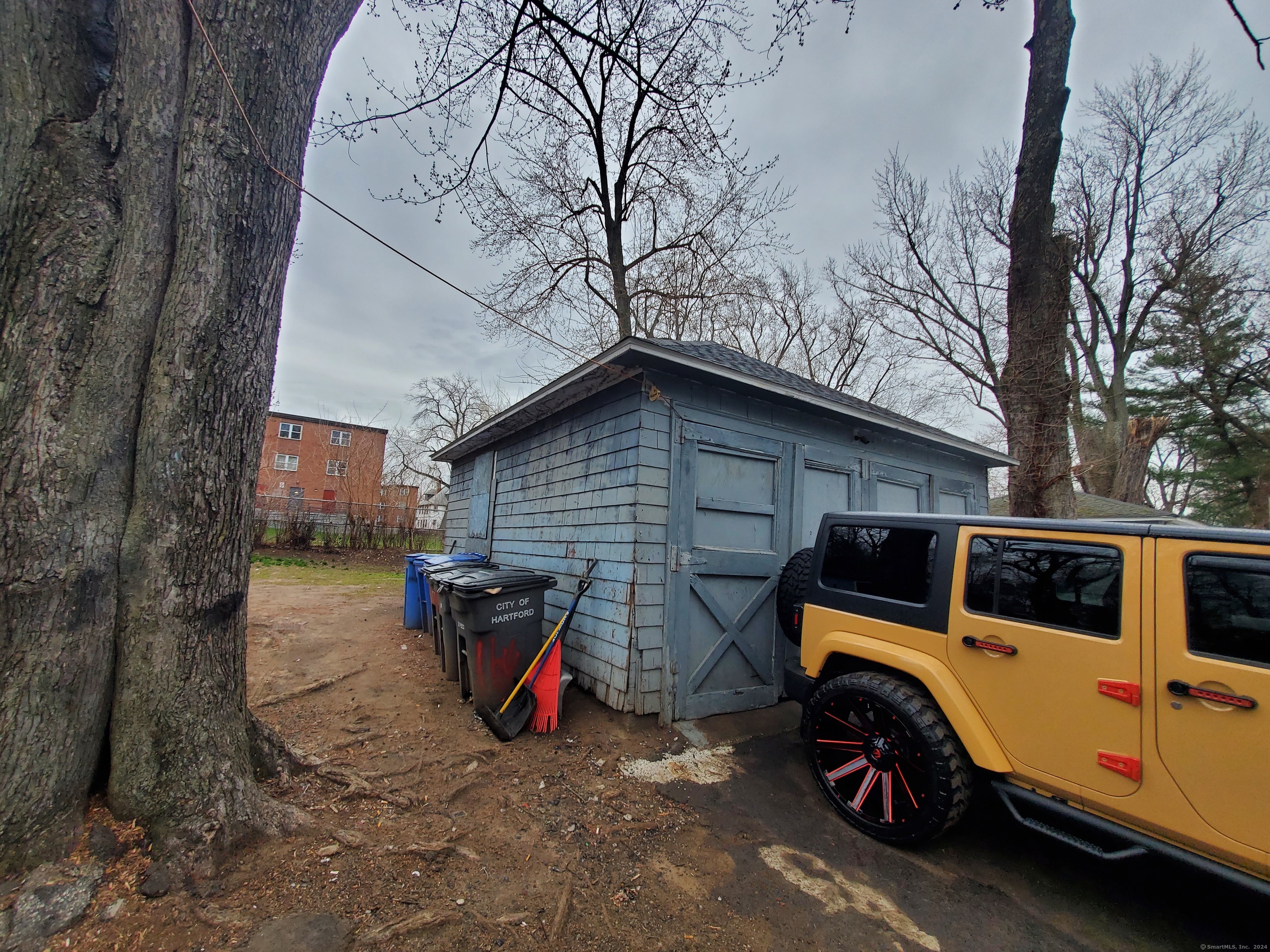 164 Edgewood Street Hartford, CT 06112 - Photo 6 of 32