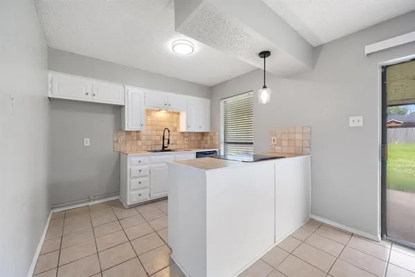 $2,000 | 3826 Jewel Street, Sachse, TX 75048