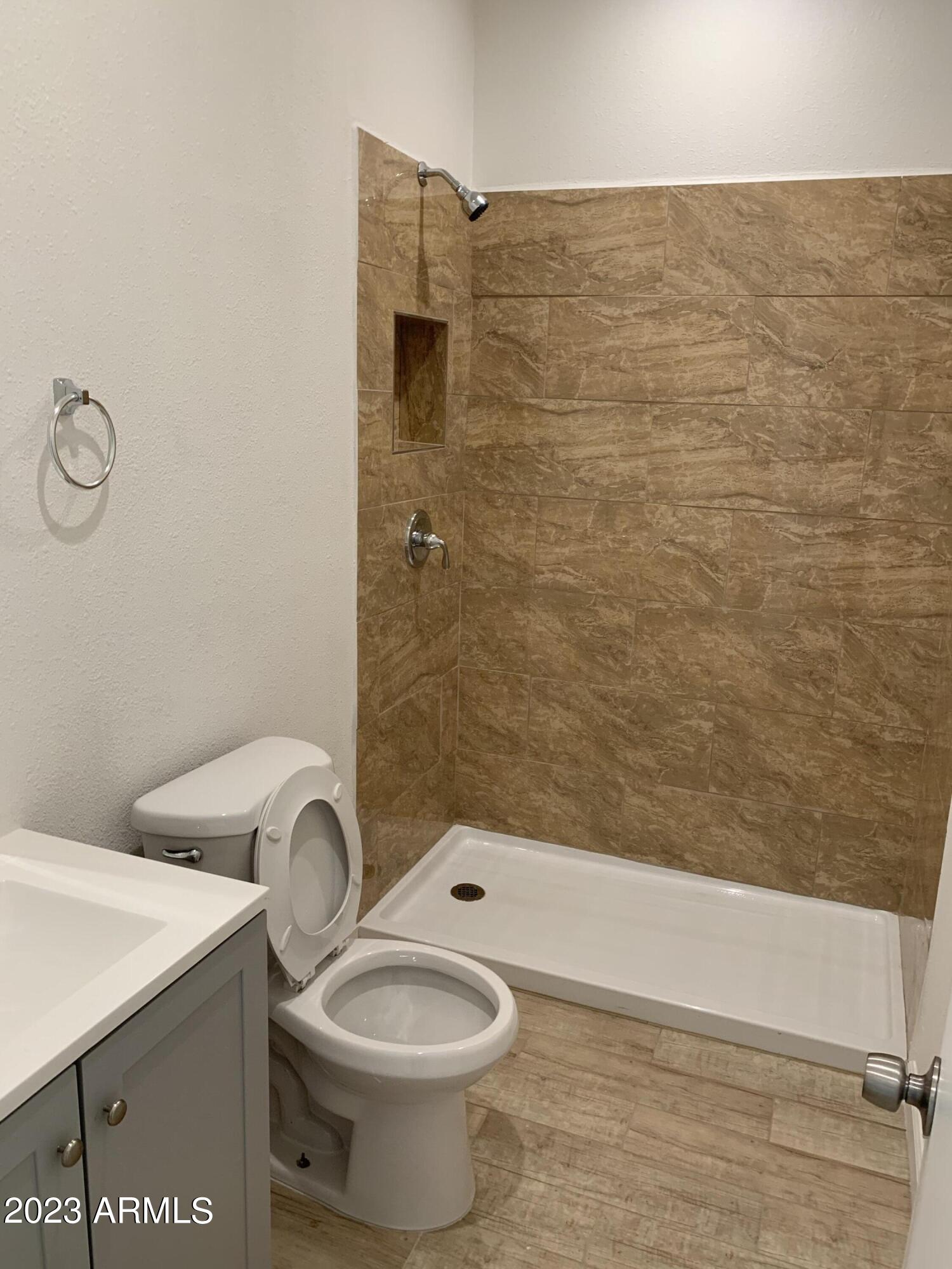 1759 West Hadley Street, Unit B Phoenix, AZ 85007 - Photo 7 of 11 IMG_9218