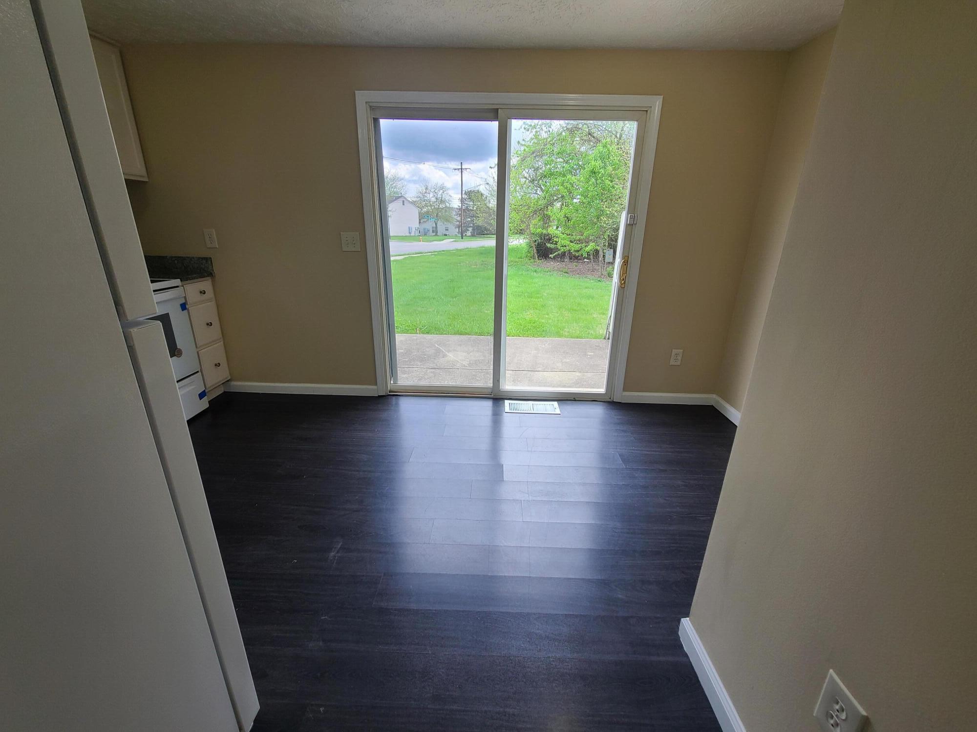 3499-3501 Oakcrest Road Columbus, OH 43232 - Photo 11 of 31 3501: kitchen