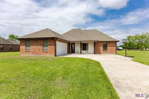 $365,500 | 6785 Lone Oak Drive, Erwinville, LA 70729