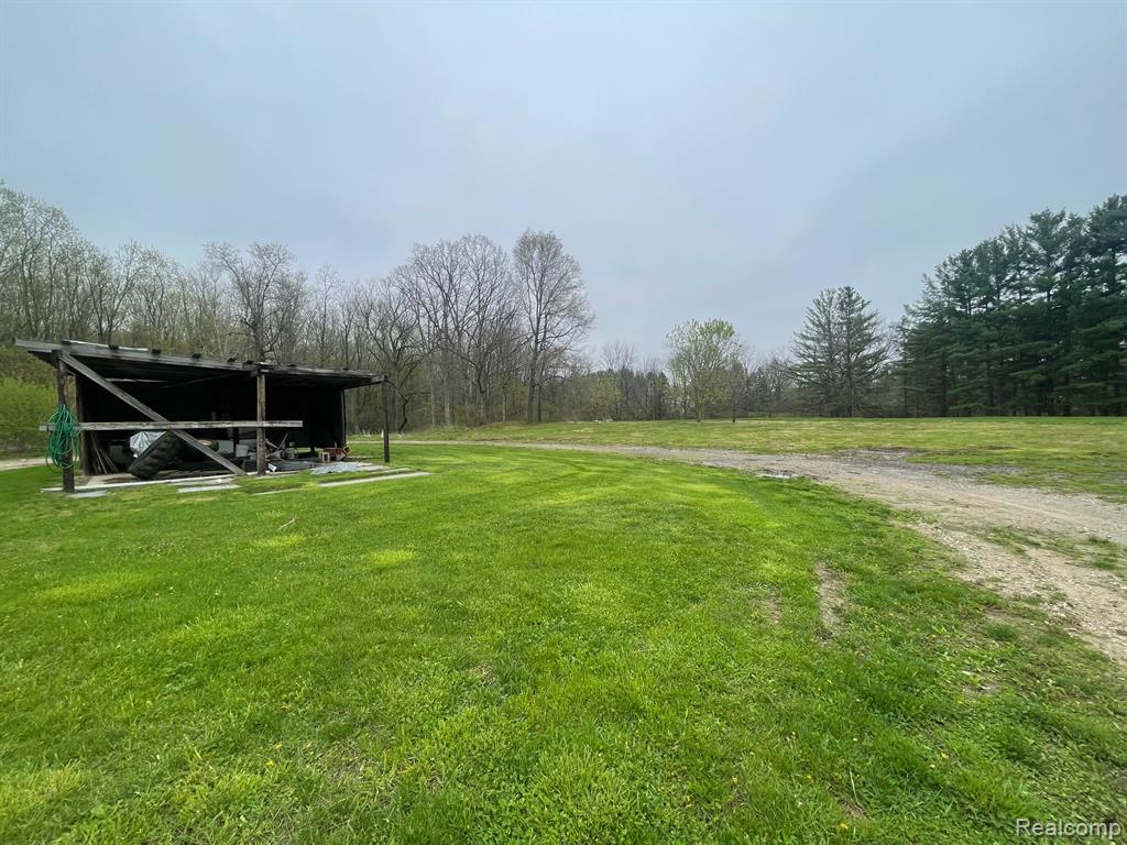 8261 Fenton Road Grand Blanc, MI 48439 - Photo 10 of 24
