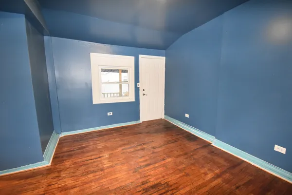 $184,900 | 4250 South Artesian Avenue, Chicago, IL 60632