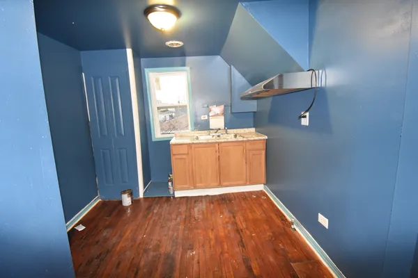 $184,900 | 4250 South Artesian Avenue, Chicago, IL 60632