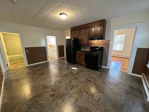 $645,900 | 219 Charlton Street, Southbridge, MA 01550