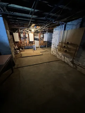 a view of utility room