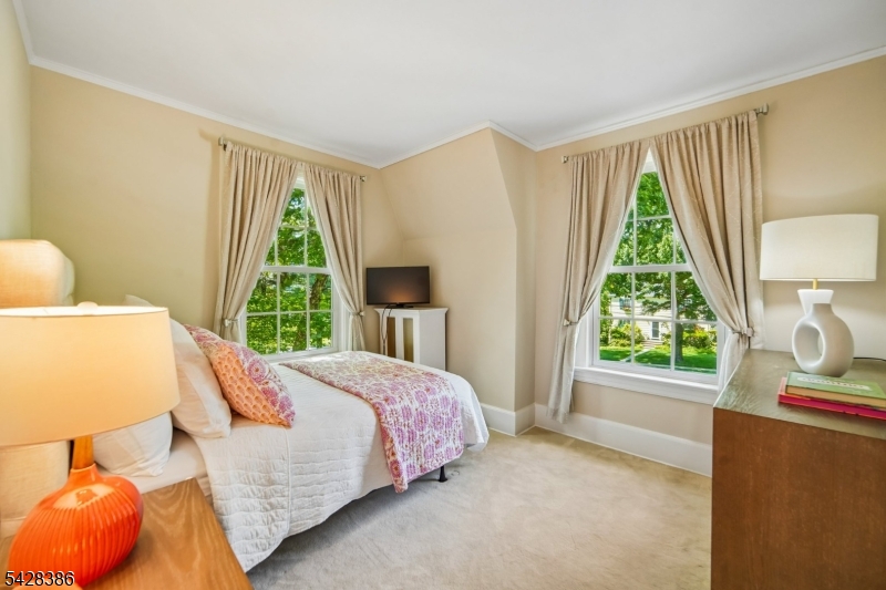 148 Beekman Road Summit, NJ 07901 - Photo 19 of 31