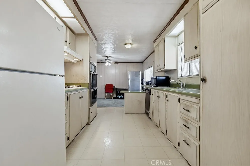 3745 Valley Walnut Ca, Unit 24 Walnut, CA 91789 - Photo 24 of 68