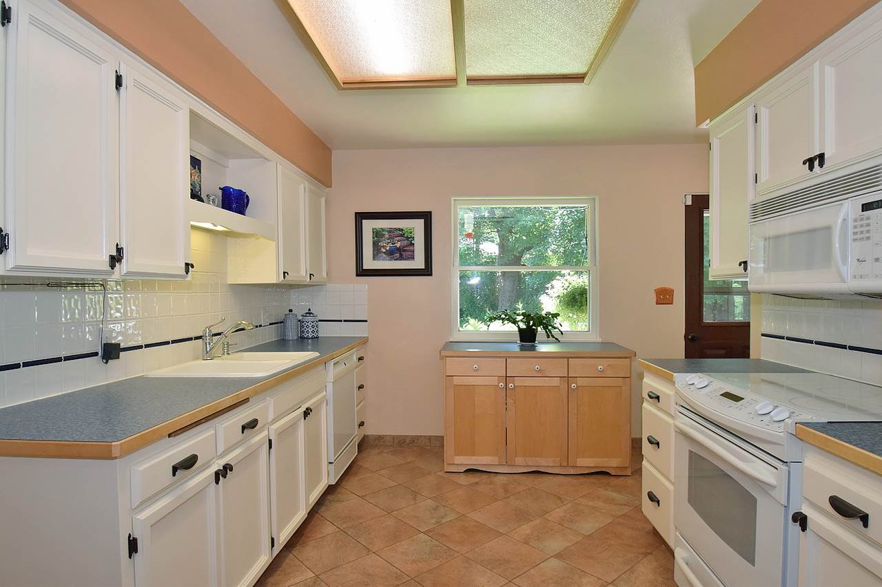 1018 West Hawthorne Road Spokane, WA 99218 - Photo 7 of 20 Gallery Image 7